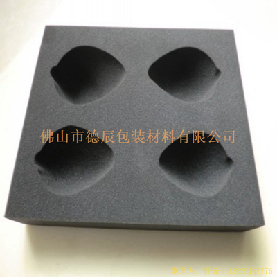 海綿內(nèi)托對各行各業(yè)產(chǎn)品起到絕緣、密封、防震、防塵、填充、隔音、固定，能夠保護(hù)包裝產(chǎn)品在運(yùn)輸過程中安然無恙，起到保護(hù)產(chǎn)品的一個(gè)作用，同時(shí)可以美化產(chǎn)品，提升產(chǎn)品檔次。