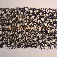 過(guò)濾海綿也稱網(wǎng)狀海綿，爆破海綿。聚氨酯過(guò)濾海綿由普通開(kāi)孔軟泡高溫爆破開(kāi)孔加工而成，爆破除掉了泡沫網(wǎng)絡(luò)之間原有的氣泡膜，得到了主體骨架網(wǎng)狀結(jié)構(gòu)。
過(guò)濾海綿的空隙率高達(dá)97%，具有優(yōu)異的透氣性、良好的柔軟性和較高的機(jī)械強(qiáng)度。
