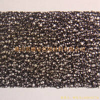 過(guò)濾海綿也稱網(wǎng)狀海綿，爆破海綿。聚氨酯過(guò)濾海綿由普通開(kāi)孔軟泡高溫爆破開(kāi)孔加工而成，爆破除掉了泡沫網(wǎng)絡(luò)之間原有的氣泡膜，得到了主體骨架網(wǎng)狀結(jié)構(gòu)。
過(guò)濾海綿的空隙率高達(dá)97%，具有優(yōu)異的透氣性、良好的柔軟性和較高的機(jī)械強(qiáng)度。
